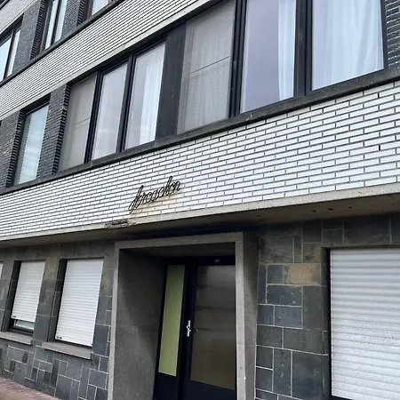 Cozy 2-bedroom Within Walking Distance Of The T62 Apartamento *