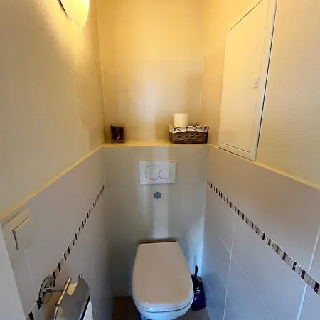 Cozy 2-bedroom Within Walking Distance Of The T62 * Ostende