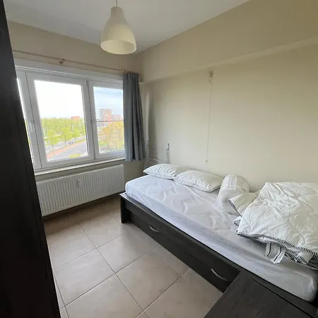 Cozy 2-bedroom Within Walking Distance Of The T62 Apartment Ostende